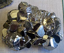 Dodecahedral pyrite.jpg
