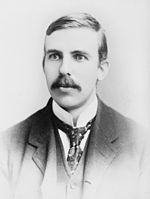 Ernest Rutherford 1908.jpg